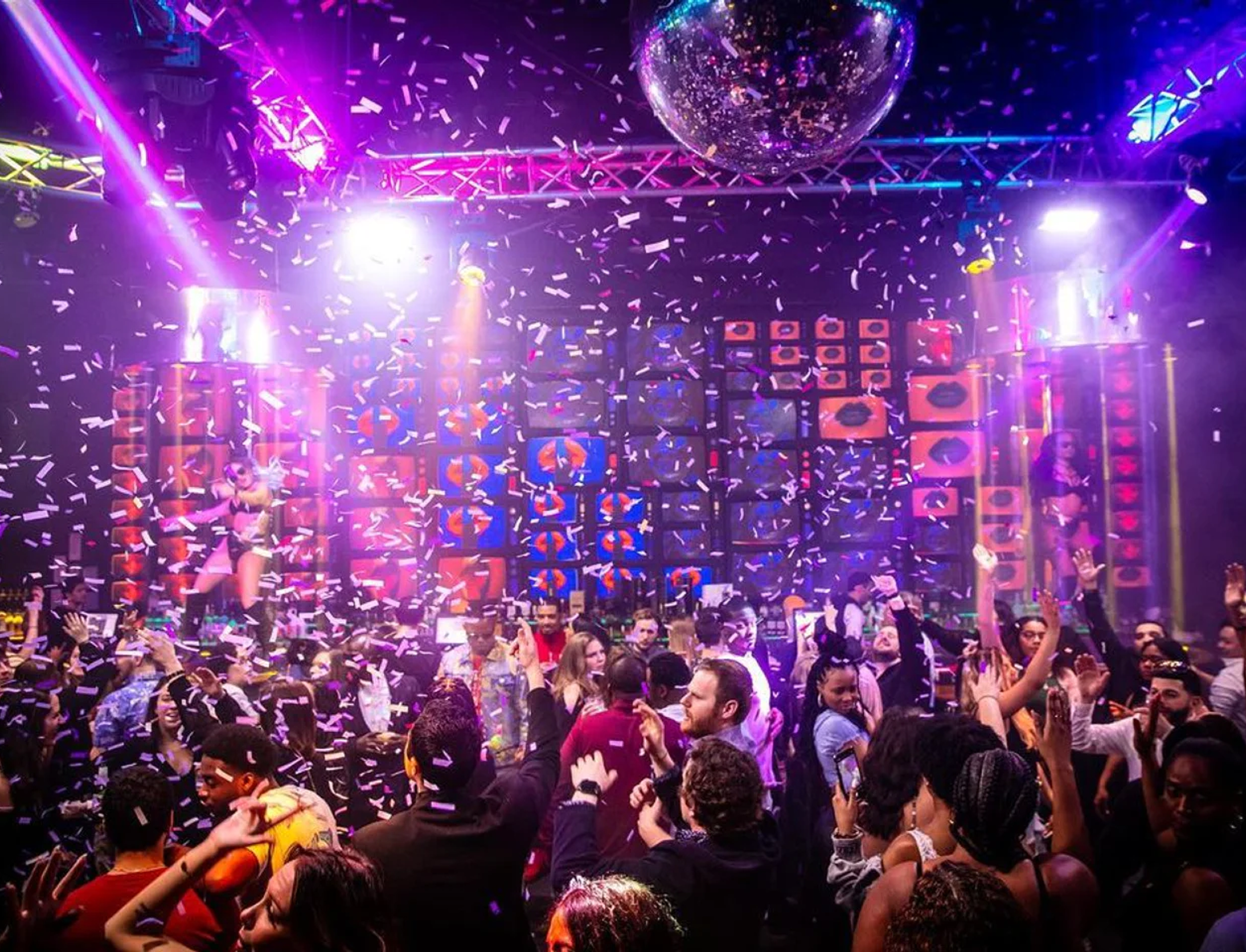 Kiss Kiss Nightclub
